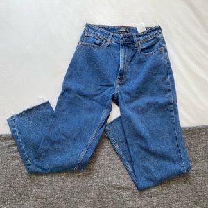 A&F Natural Rise Ankle Straight Leg Jean